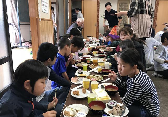 土谷地区の皆さんで収穫祭を楽しみました。