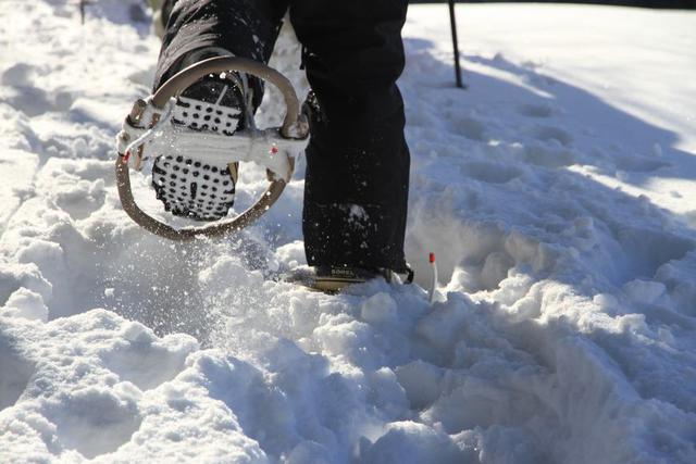 スキー場だけじゃない！今年の冬は里山で遊ぼう。　かんじきで雪原へ行こう！